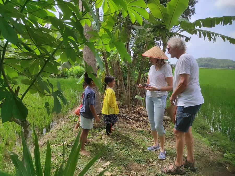 Yogyakarta: Countryside Village Cycling Tour With Guide - Guides like Kiki, Nana, and Zuhal: why the human factor drives the experience