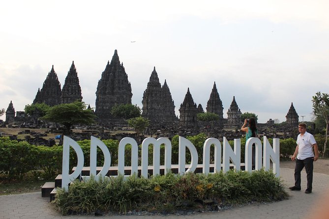 Yogyakarta Cultural Tour: Borobudur Temple, Prambanan Temple and Merapi Volcano - Lunch, breaks, and how to survive a 10–12 hour day