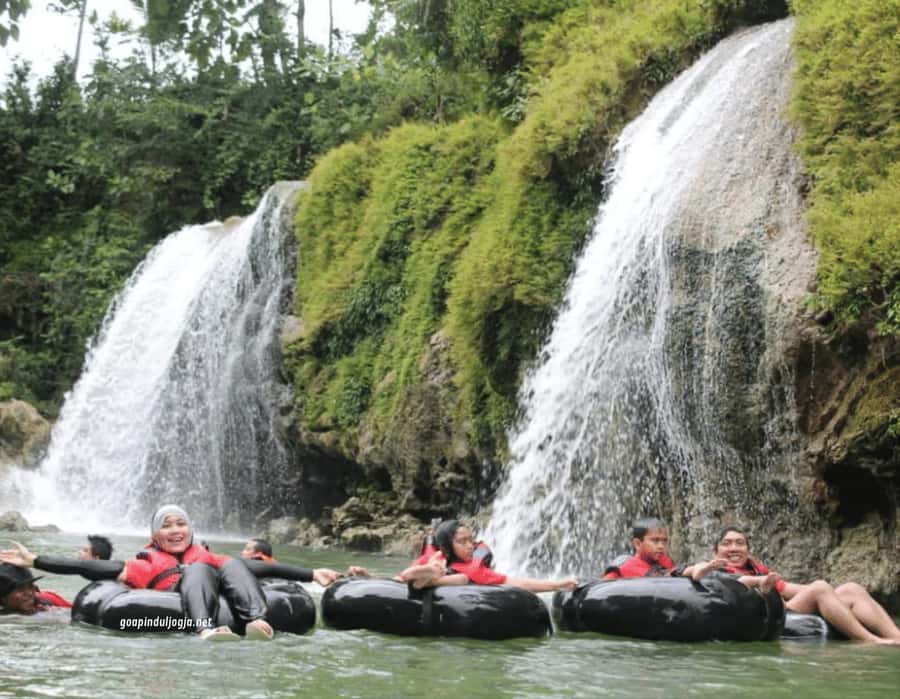 Yogyakarta : Jomblang Cave and Pindul Cave Adventure Tour - The guides and drivers who make the day feel easy