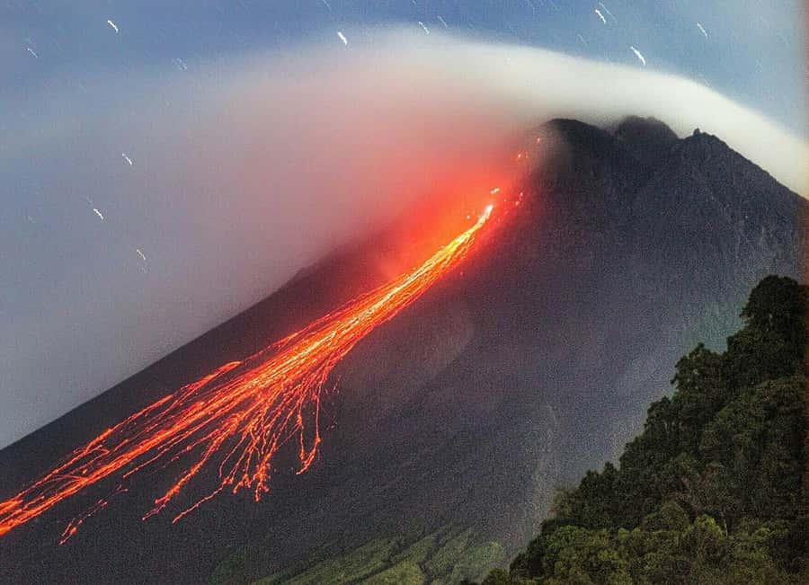 Yogyakarta: Merapi Volcano Lava View with Turgo Hill option - Merapi at Night: What the Lava Viewing Feels Like