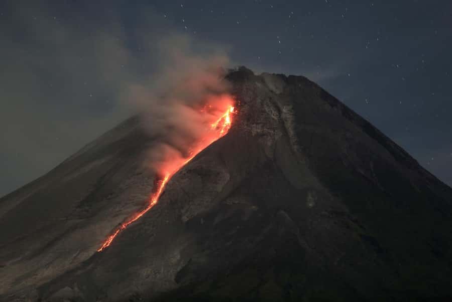 Yogyakarta: Merapi Volcano Lava View with Turgo Hill option - Hotel Pickup and the Drive to the Safe 10 km View Area
