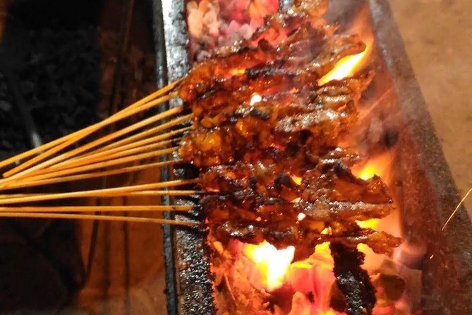 Yogyakarta Night Street Food Hunting - Why Jalan Malioboro at 6pm is the best kind of chaos