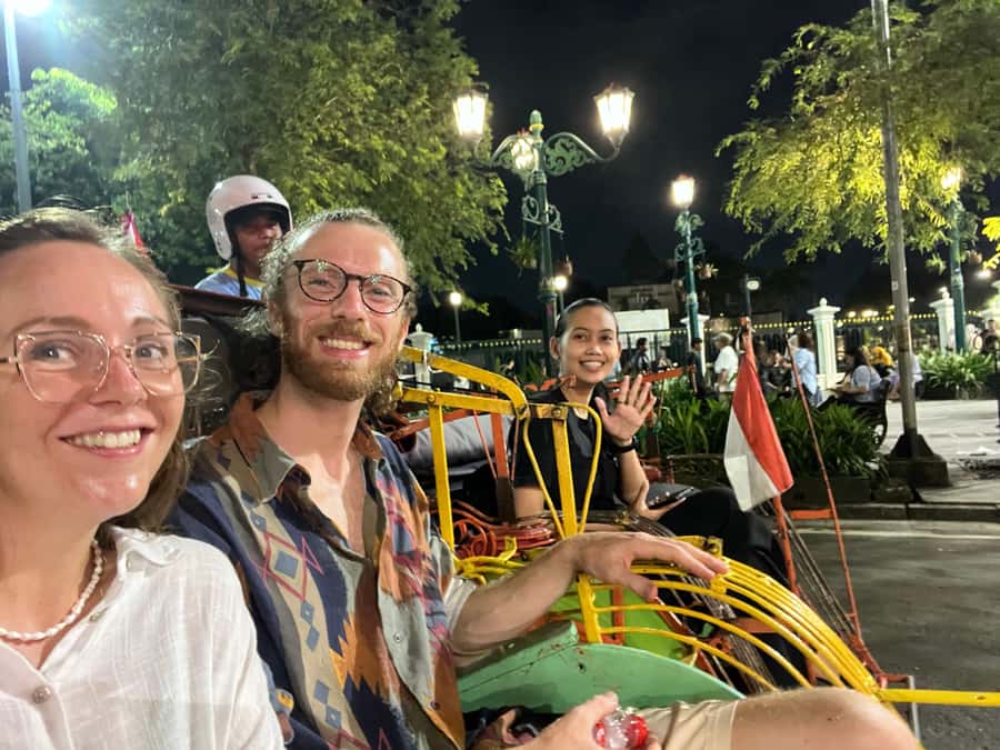Yogyakarta: Nighttime Walk and Food Tour - Plengkung Wijilan: Where the Evening Food Gets Regional