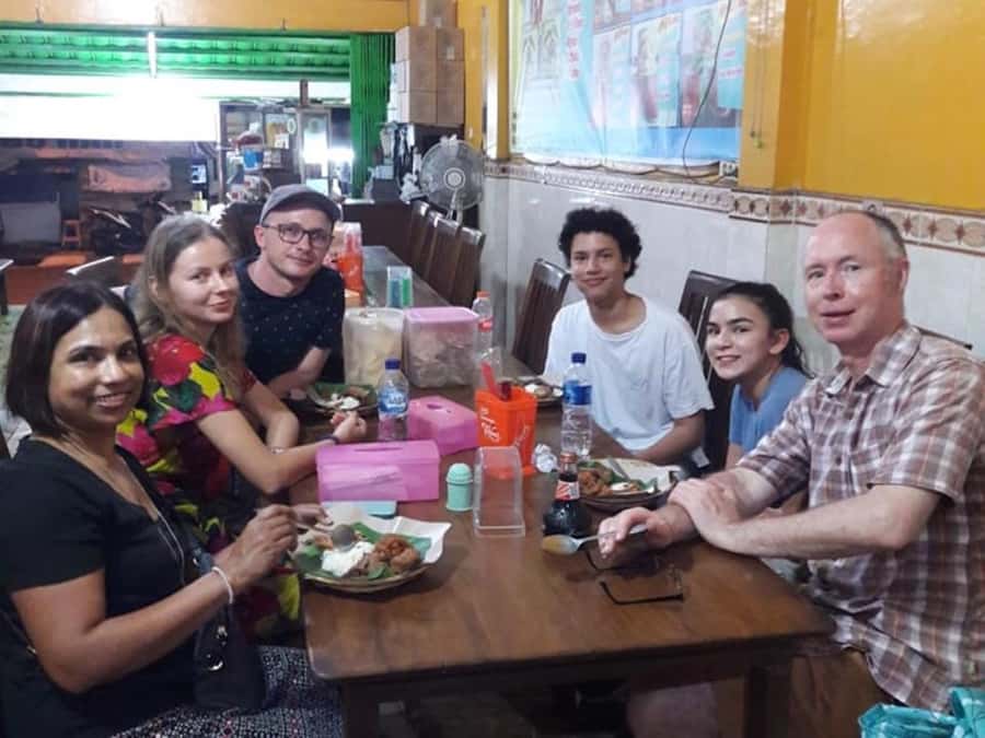 Yogyakarta: Nighttime Walk and Food Tour - Jalan Brigjen Katamso: More Tastings, More Street-Level Context