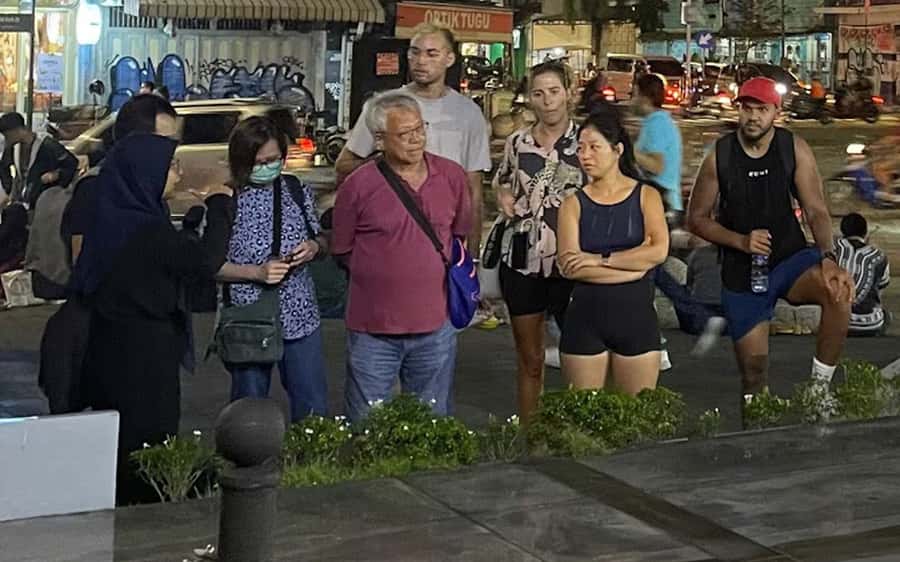 Yogyakarta: Nighttime Walk and Food Tour - Price and Value: What $17 Really Buys You in Jogja