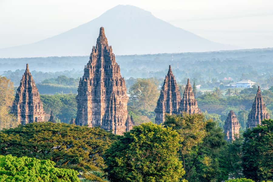 Yogyakarta: Palace, Water Castle & UNESCO Temple Guided Tour - A 10-Hour Java Sampler: Palace, Water Castle, and UNESCO