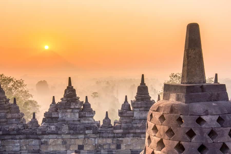 Yogyakarta: Palace, Water Castle & UNESCO Temple Guided Tour - Taman Sari Water Castle: Baths, Pools, and a Royal Retreat