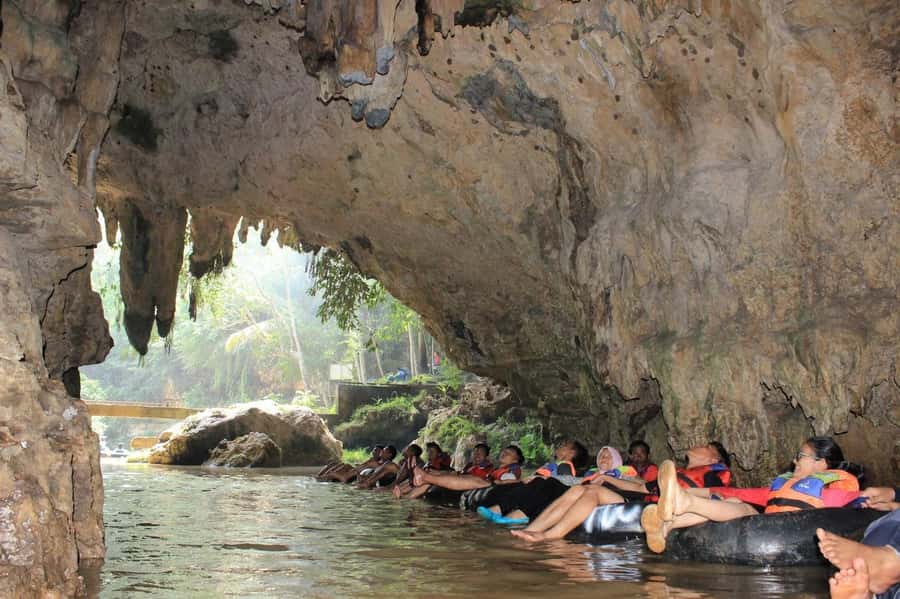 Yogyakarta : pindul cave and oyo river adventure trip - After the Cave: Head Straight to Oyo River and the Waterfall Playground