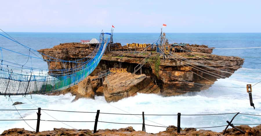 Yogyakarta : pindul cave, oyo river & timang beach adventure - Small group size: how max 13 changes the experience