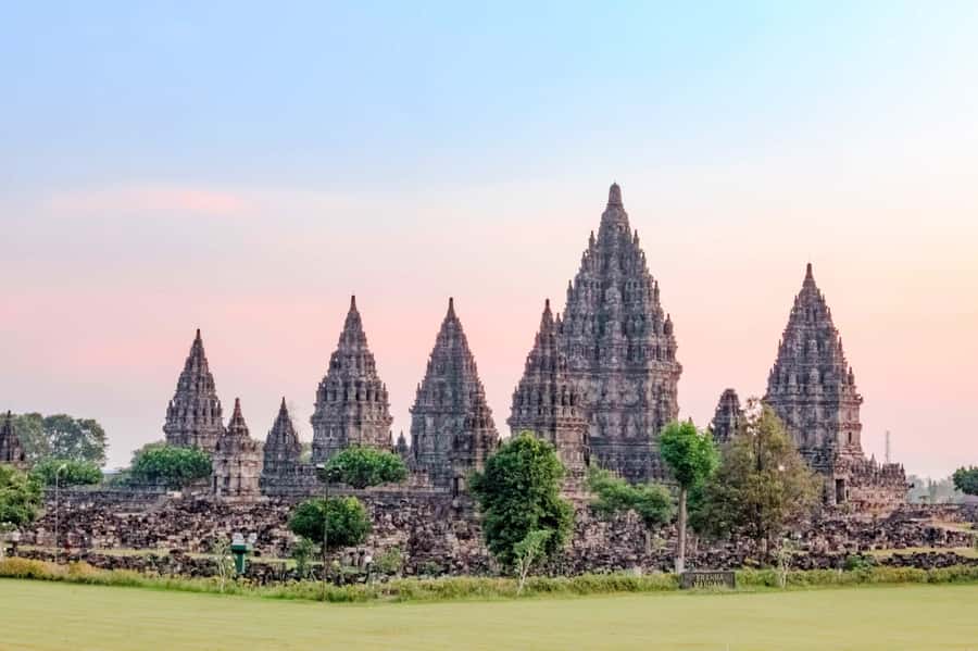 Yogyakarta: Prambanan Temple Afternoon Guided Tour - Door-to-door pickup, AC comfort, and why small groups matter in Jogja