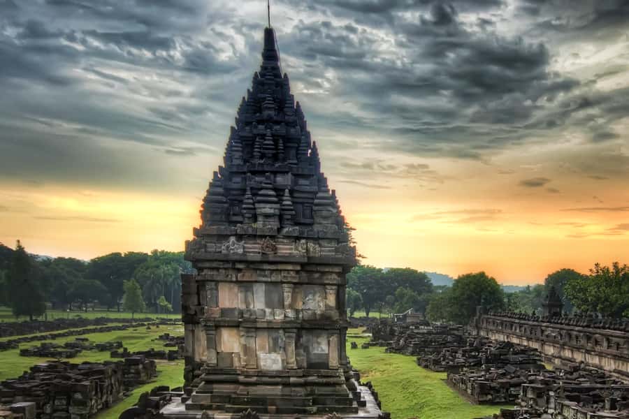 Yogyakarta: Prambanan Temple Afternoon Guided Tour - Pairing Prambanan with Borobudur: build a two-temple day smart
