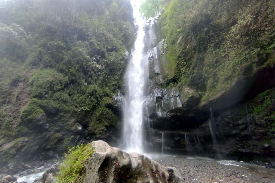 Yogyakarta: Selogriyo Temple, Rice Terraces & Waterfall Tour - Breaks in the Fields: Local Coffee, Tea, and a View While You Rest