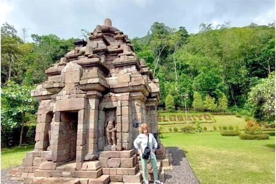 Yogyakarta: Selogriyo Temple, Rice Terraces & Waterfall Tour - Should You Book the Selogriyo and Kedung Kayang Day Trip?