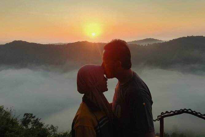 Yogyakarta: SUNRISE Above Cloud & Explore UNESCO Temples w/ GUIDE - Key highlights worth waking up for