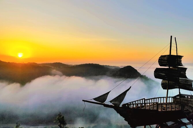 Yogyakarta: SUNRISE Above Cloud & Explore UNESCO Temples w/ GUIDE - Sunrise at Bukit Panguk Kediwung: the clouds are the main event