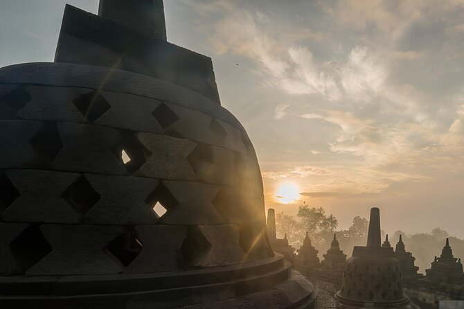 Yogyakarta: SUNRISE Above Cloud & Explore UNESCO Temples w/ GUIDE - Who this tour suits best (and who should skip it)