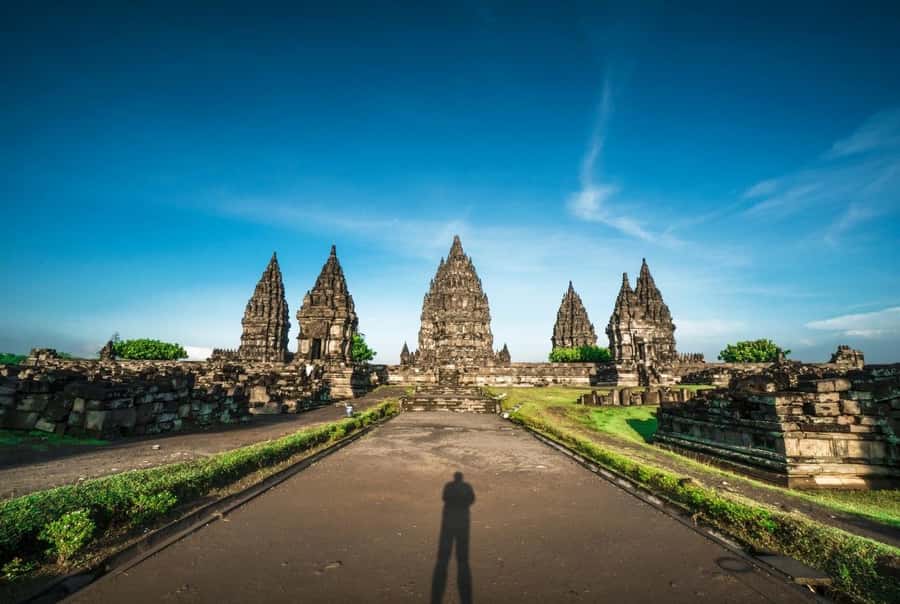 Yogyakarta: Tailor-Made Private Day Tour with Pickup - Temples in the Morning: Borobudur and Setumbu Timing Tips