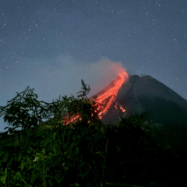 Yogyakarta Volcano: Merapi Volcano on Hilltop (Lava Viewing) - The Main Viewing Area: The Waiting Game and What to Bring for It