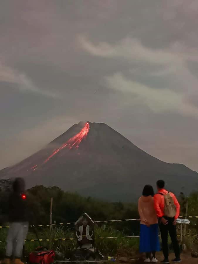 Yogyakarta Volcano: Mount Merapi on Hilltop (Lava View) - The Main Event: Watching Merapi Burn in the Black of Night