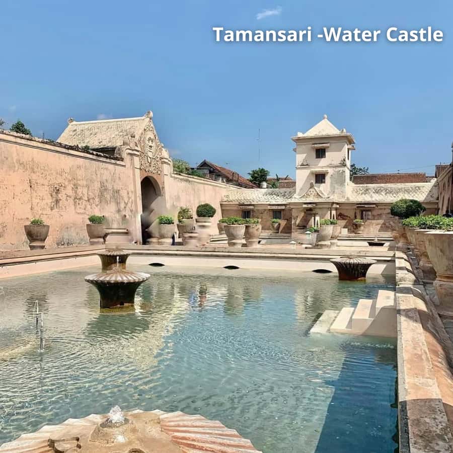 Yogyakarta: Yogyakarta Palace & Water Castle Guided Tour - Gamelan and traditional dance: what’s likely, and what to expect if it’s quiet